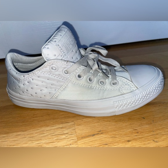 All Star ⭐️ Converse Chuck Taylor Madison Shoes 7 - Picture 5 of 8
